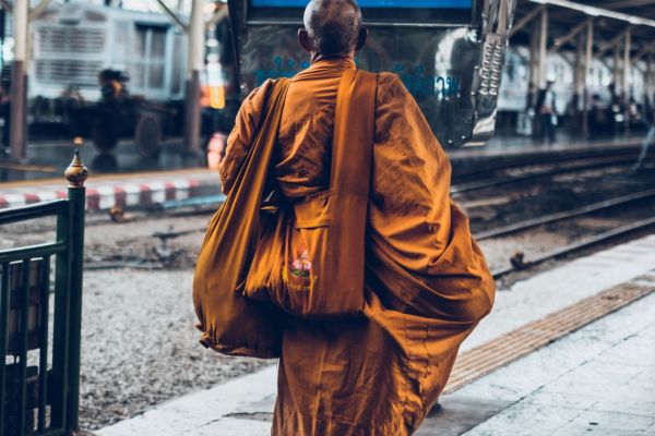 edward-leon-AzY6f5e2GtM-unsplash